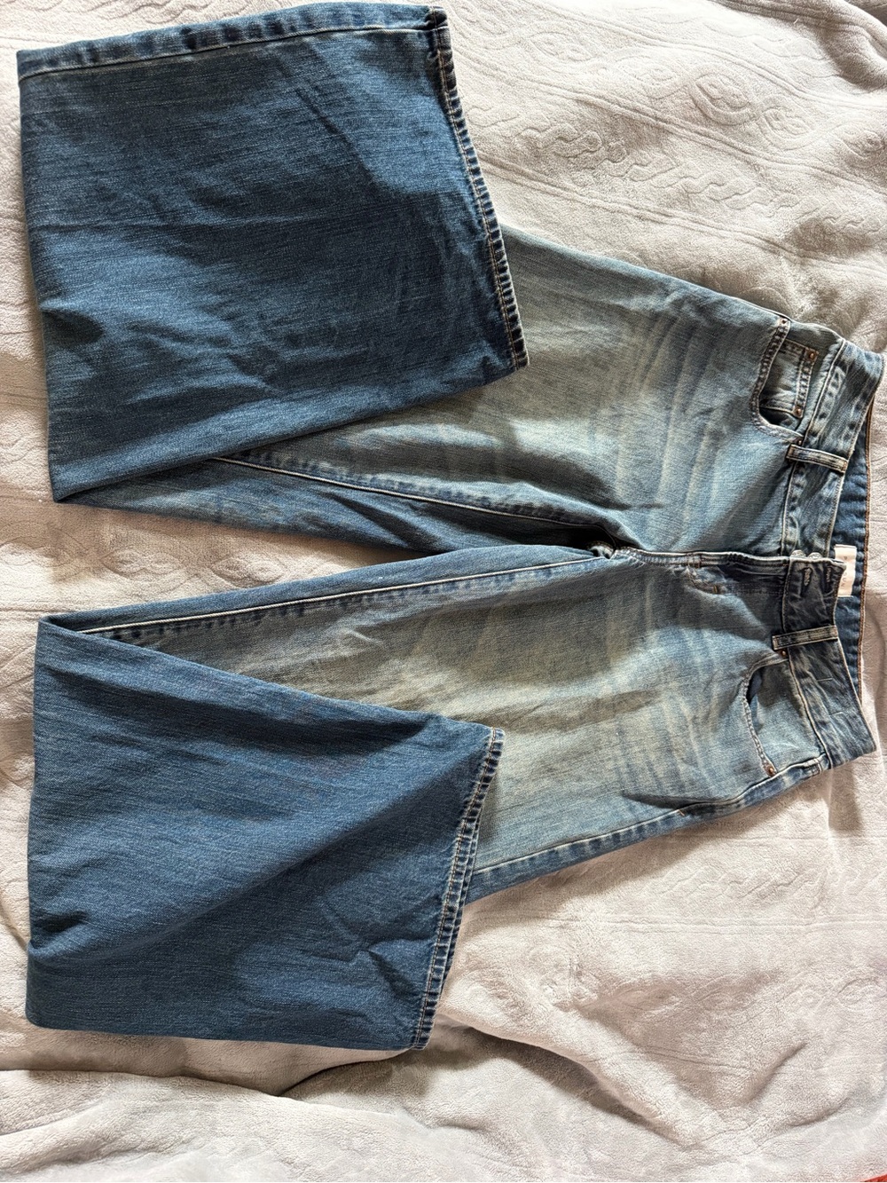 PacSun Two-Tone Dark Blue Wide-Leg Jeans with adorable back pockets